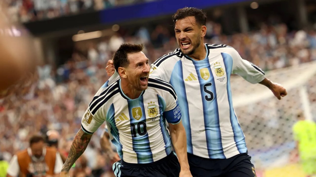 Tras el retiro de Messi, Paredes puso en duda su continuidad en la Selección Argentina thumbnail
