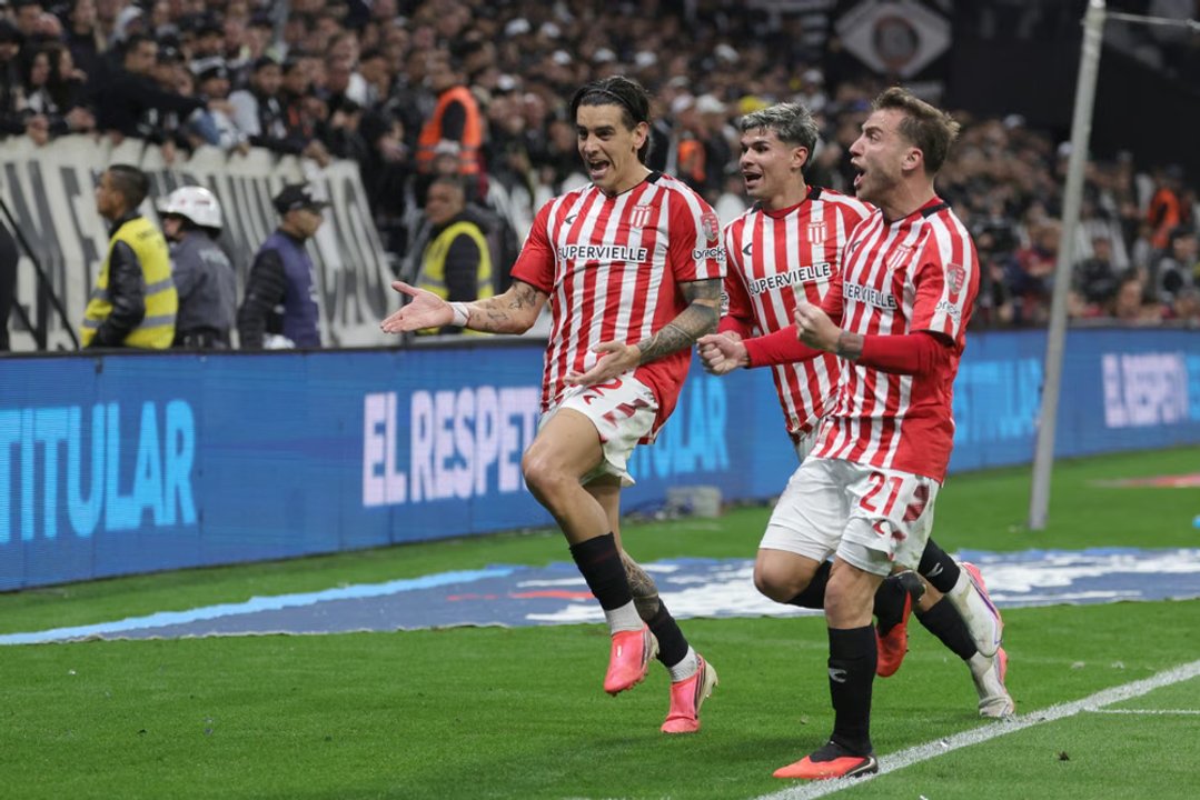 Hazaña Pincha en Brasil: Estudiantes sacó a Corinthians y está en semis de la Libertadores thumbnail