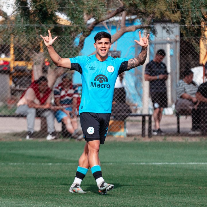 Paso firme en Villa Esquiú: la Reserva celeste acelera antes del clásico thumbnail