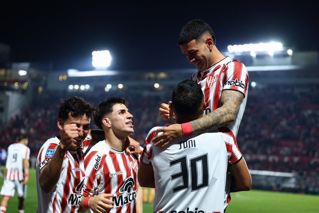 Instituto venció 3-1 a Talleres en el clásico y se subió a lo más alto de la Zona A thumbnail