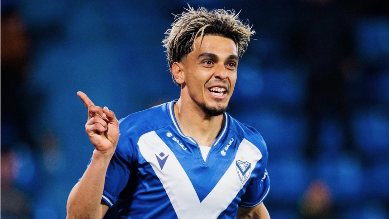 Ronaldo Martínez encendido: doblete del ex-Talleres para el triunfo agónico de Vélez thumbnail