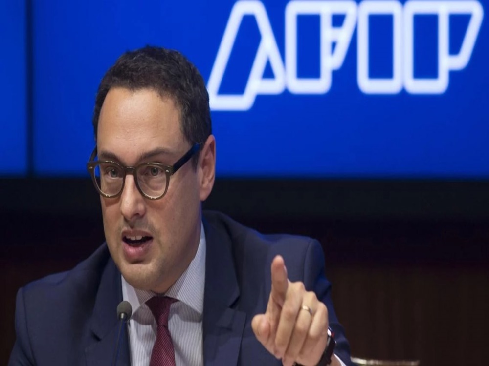 Imputan al titular de AFIP en un caso que salpica a Macri