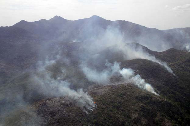 Incendios: la lluvia ayuda en Punilla pero aún no llega a Traslasierra