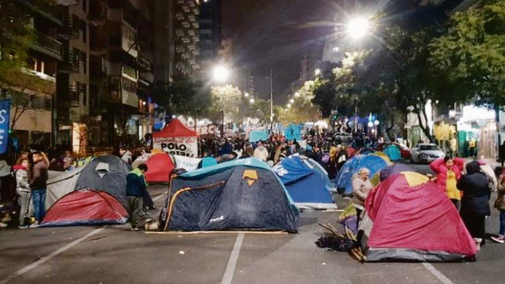 Se levantó el acampe