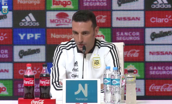 Scaloni: "La reunión con los jugadores fue positiva"