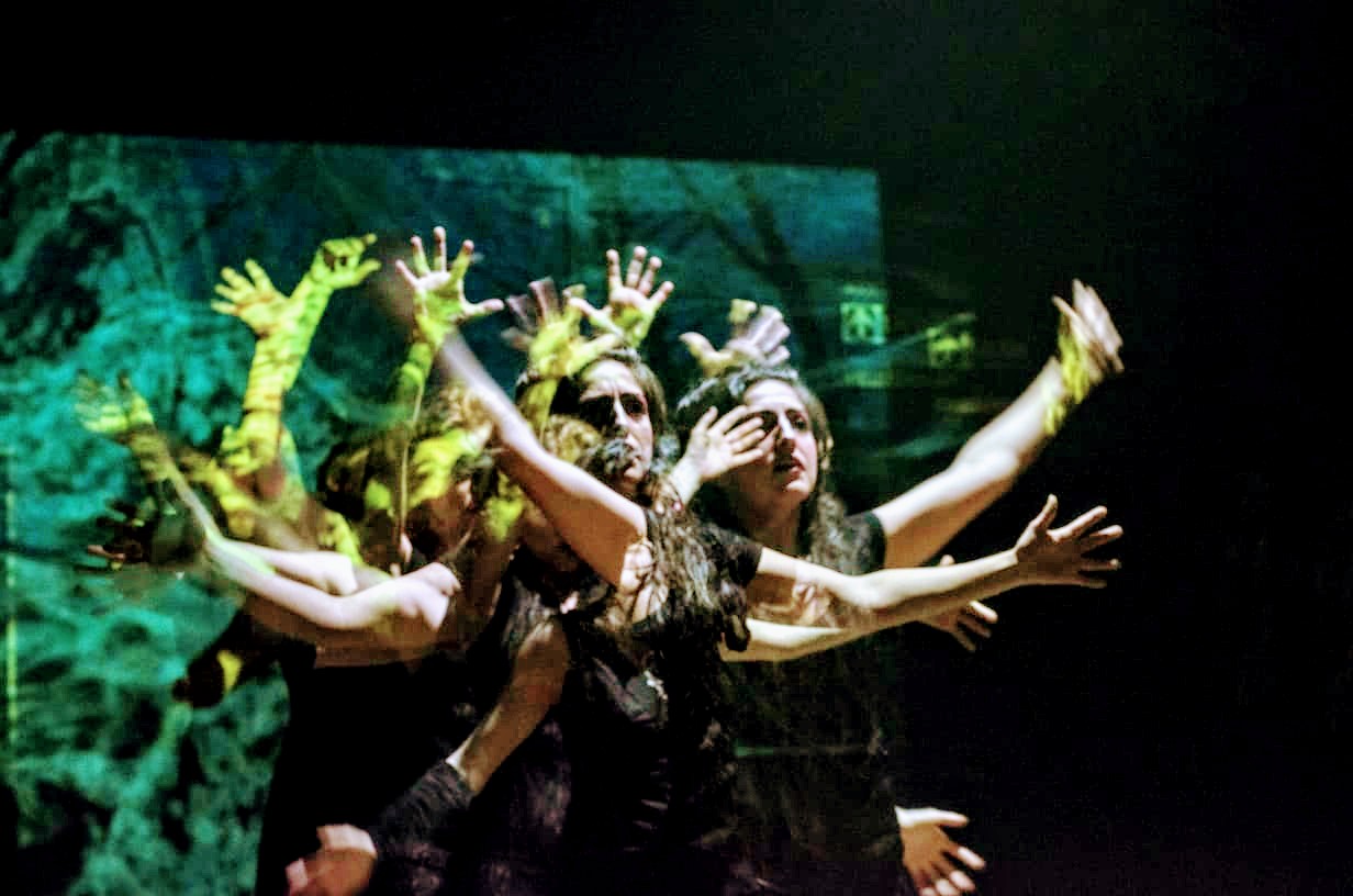 MujerElectro se presenta en La Cochera