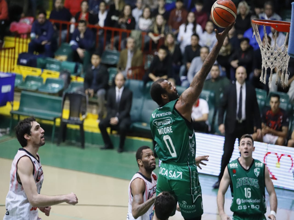 Atenas quedó a un paso de mantener la categoría