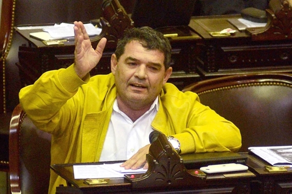 Imputaron a Alfredo Olmedo por tentativa de contrabando de una aeronave