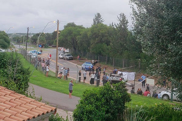 Dos muertos tras vuelco de un automóvil en Villa Warcalde