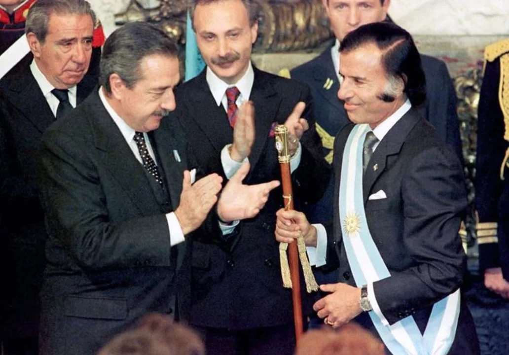 Uno a uno los traspasos de mando desde 1983