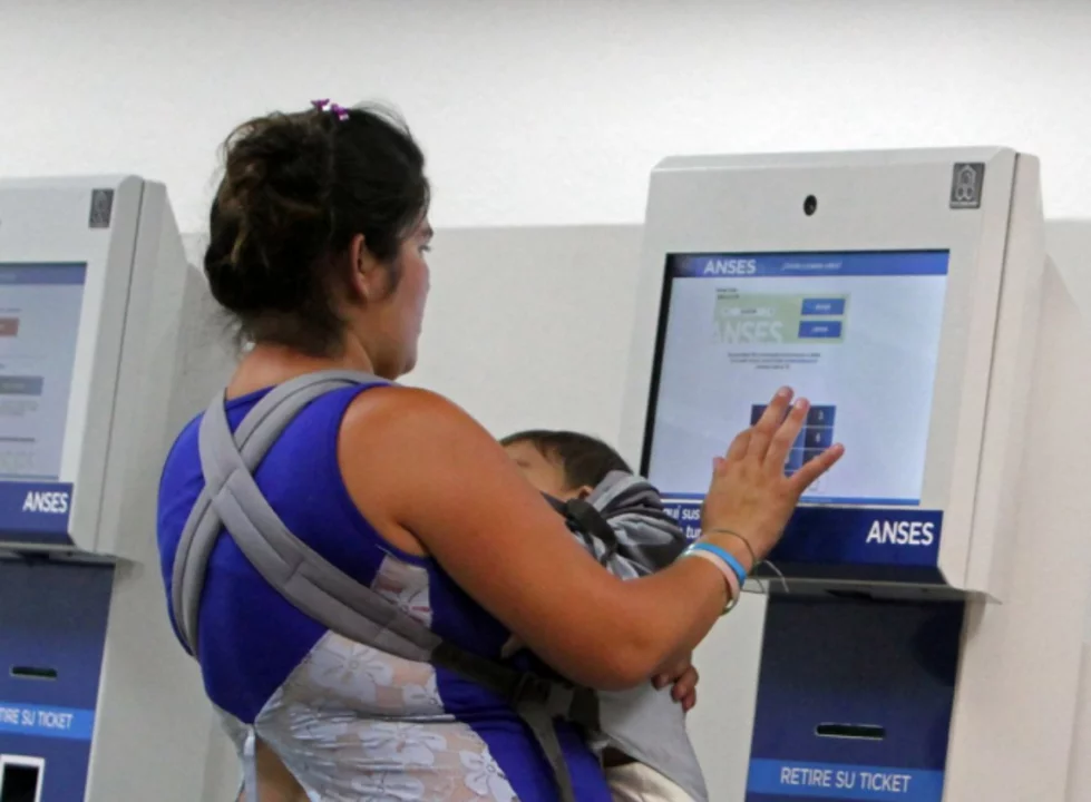 ¿Se cobra medio aguinaldo por asignación universal?