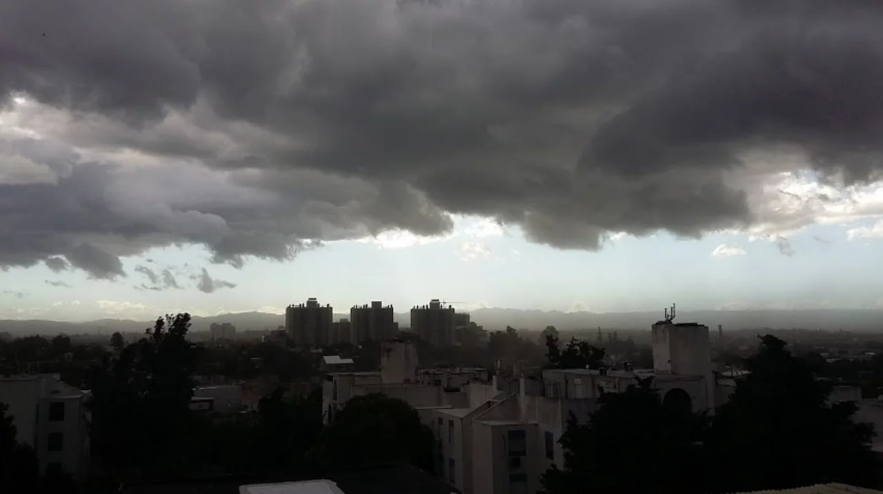 Continúa vigente un alerta por tormentas fuertes para toda Córdoba
