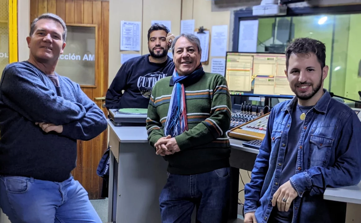 Ariel Rojo, Pablo Chiner, Antonio Peralta y Axel Blengini, en nombre de ellos felicitaciones a todos los operadores del Multiemdio SRT !