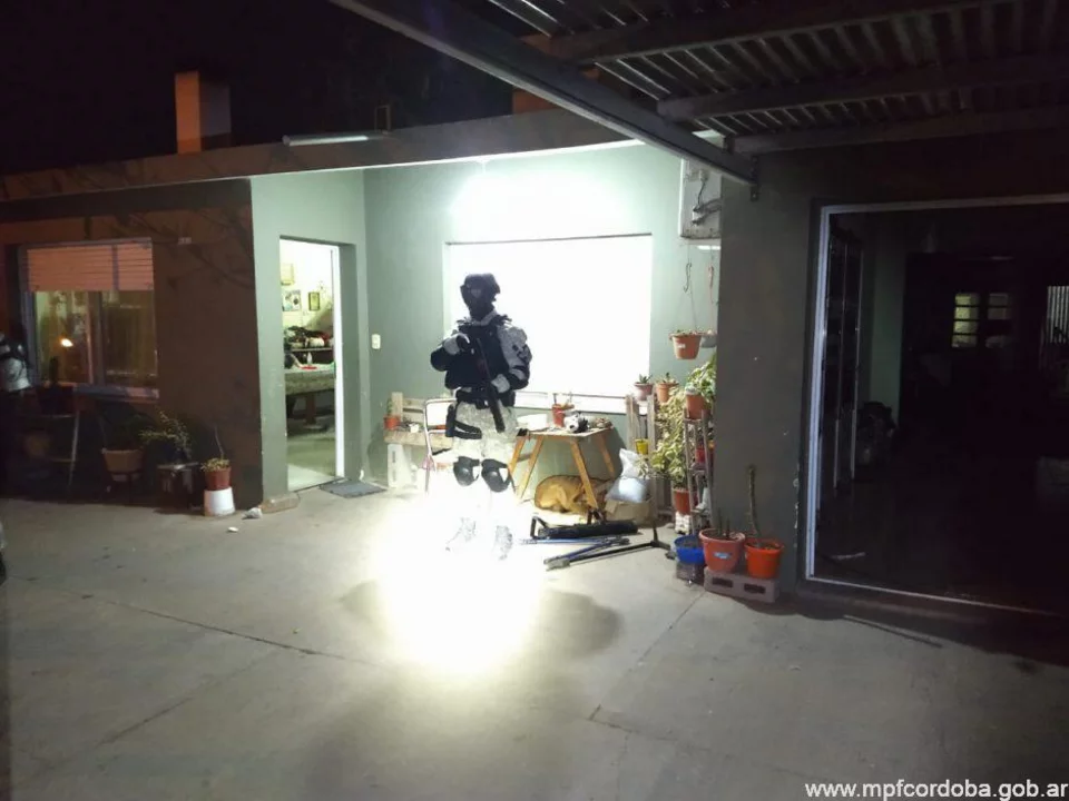 Cocaína, marihuana y dólares falsos secuestrados durante un allanamiento