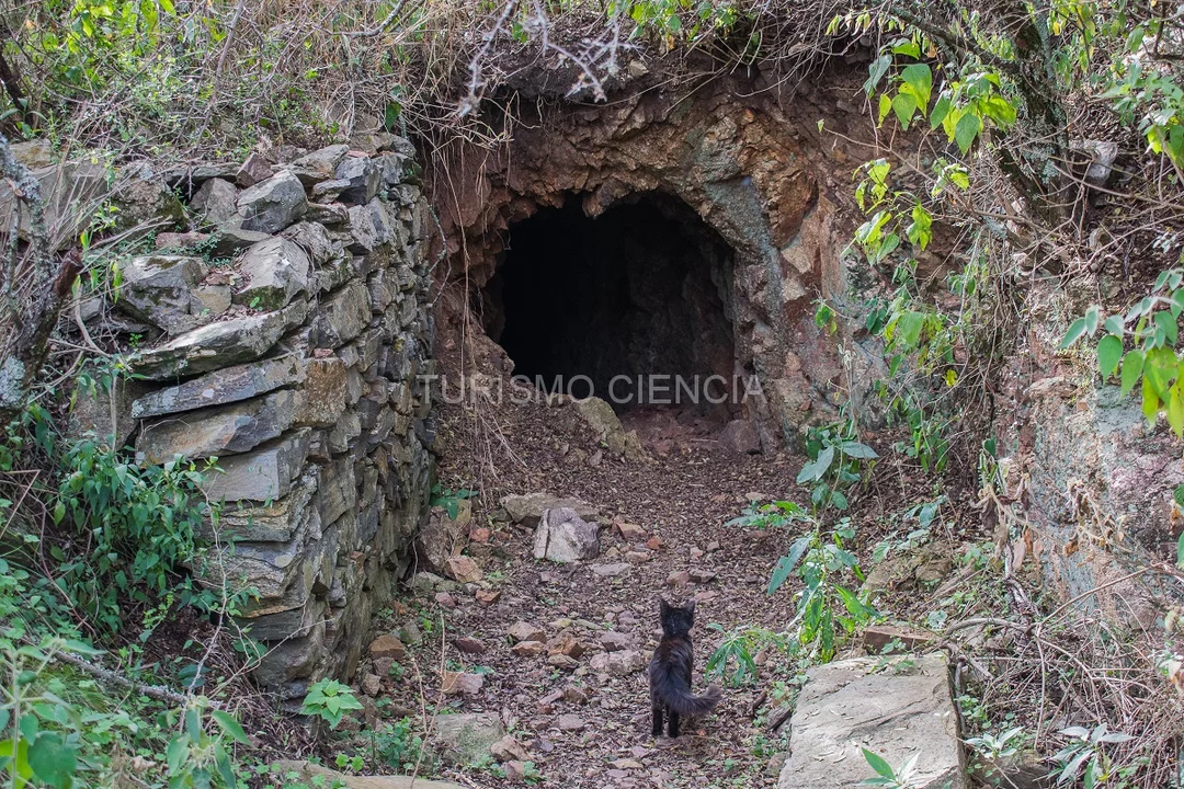 Minería fantasmal en Oro Grueso y Canteras Iguazú