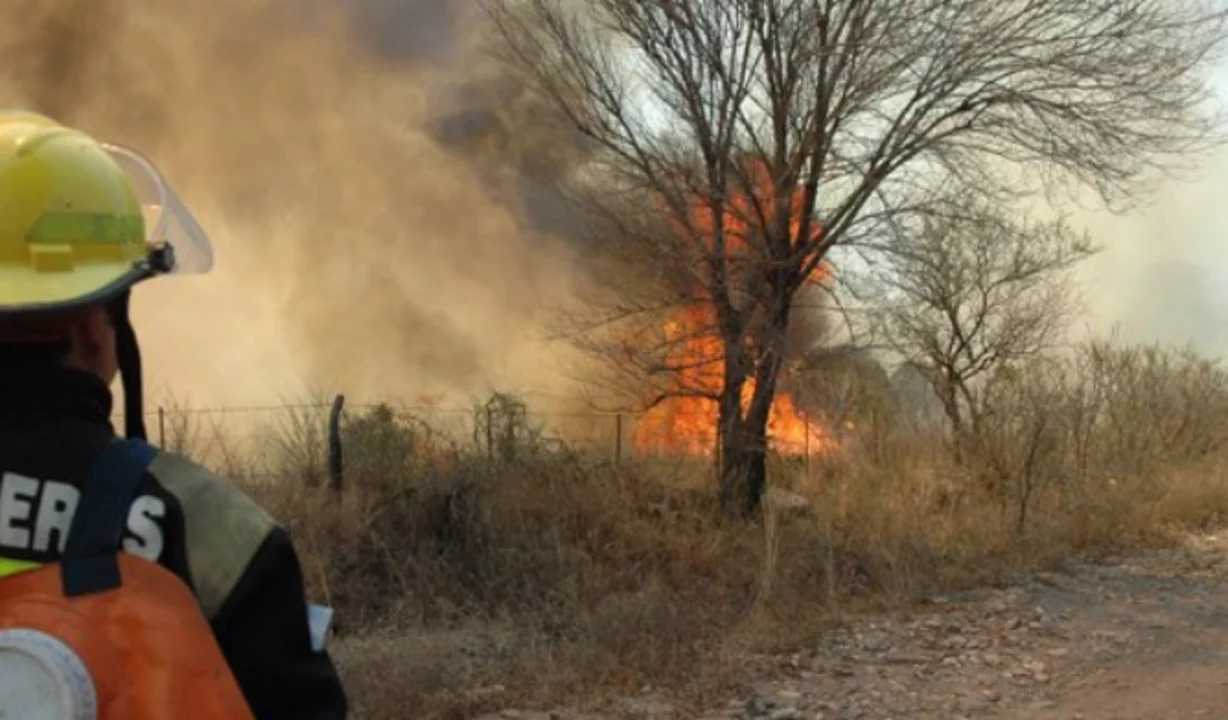 Imputan a bombero por generar un incendio en Traslasierra