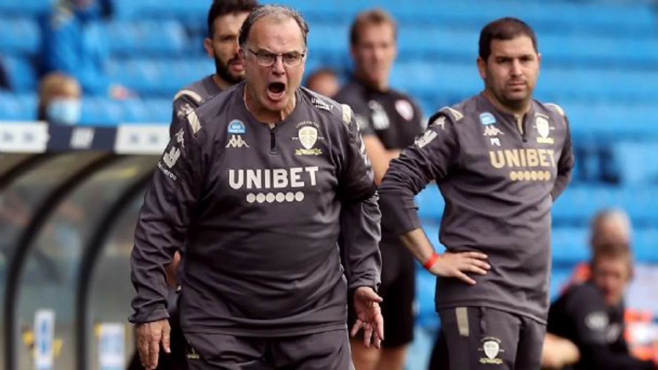Marcelo Bielsa continuará en Leeds una temporada más