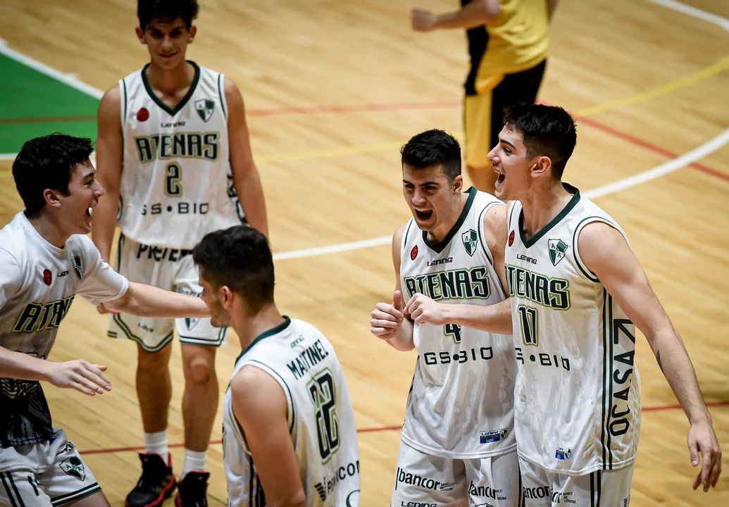 Primer festejo de la temporada para Atenas