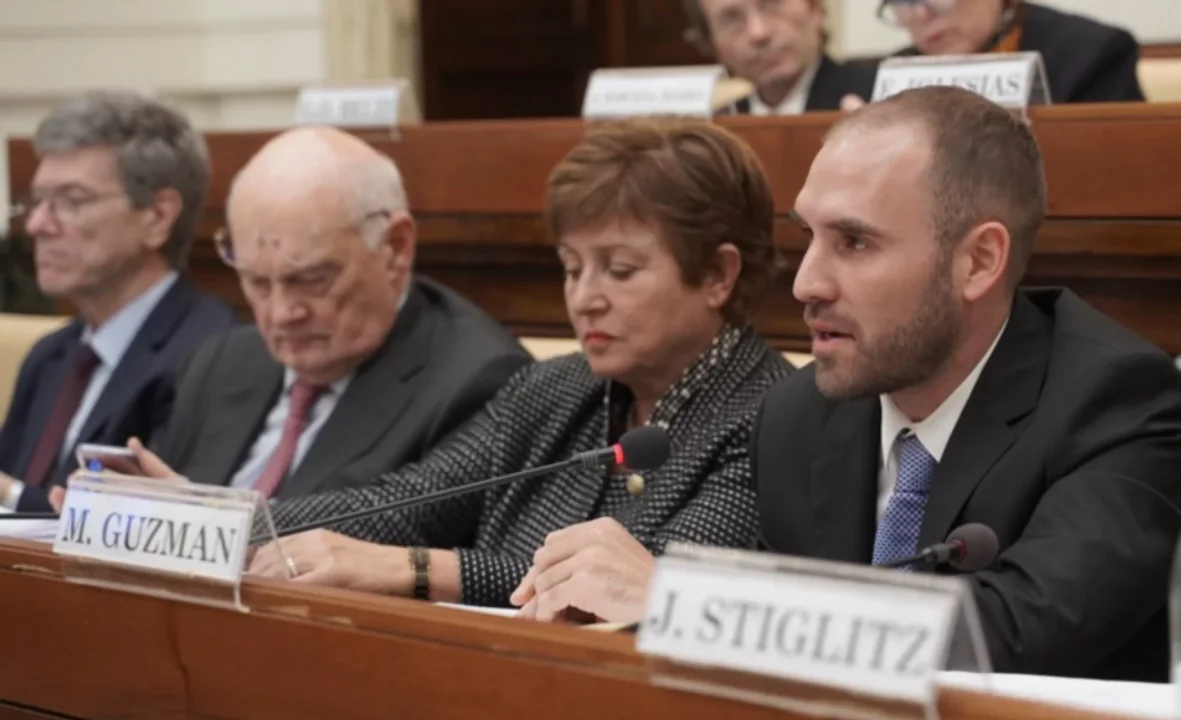 Guzmán viaja a Washington a negociar con el FMI
