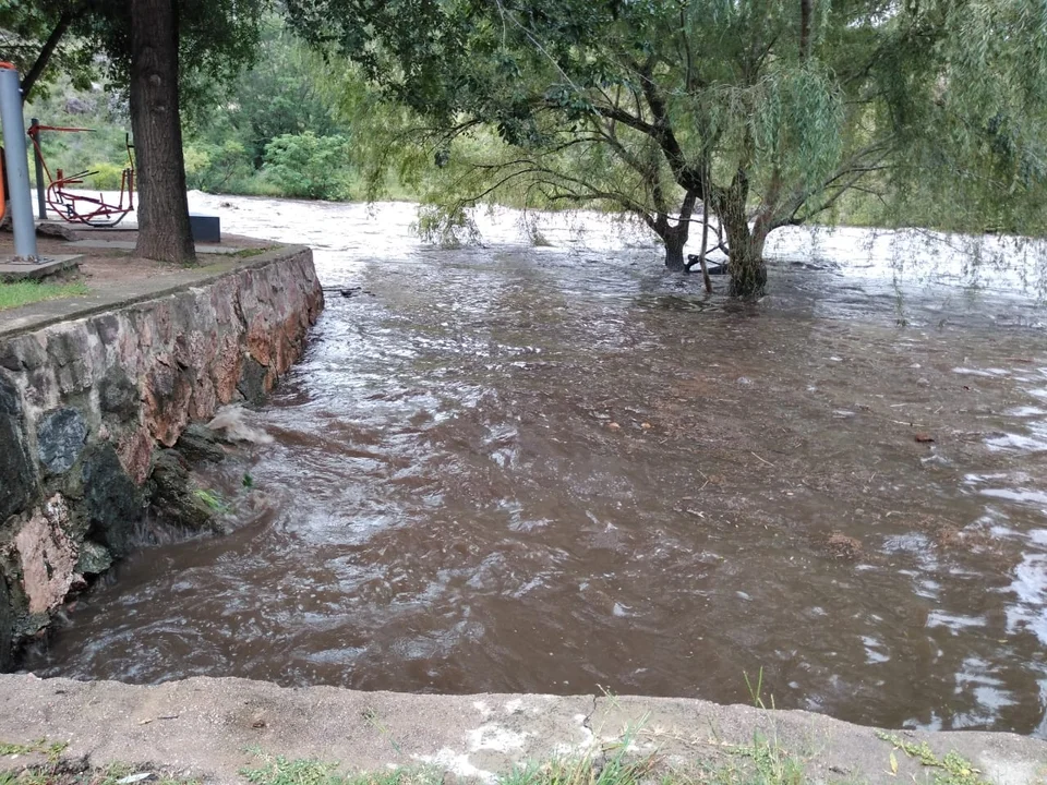Imponente: mirá cómo llegaba la crecida a Cabalango