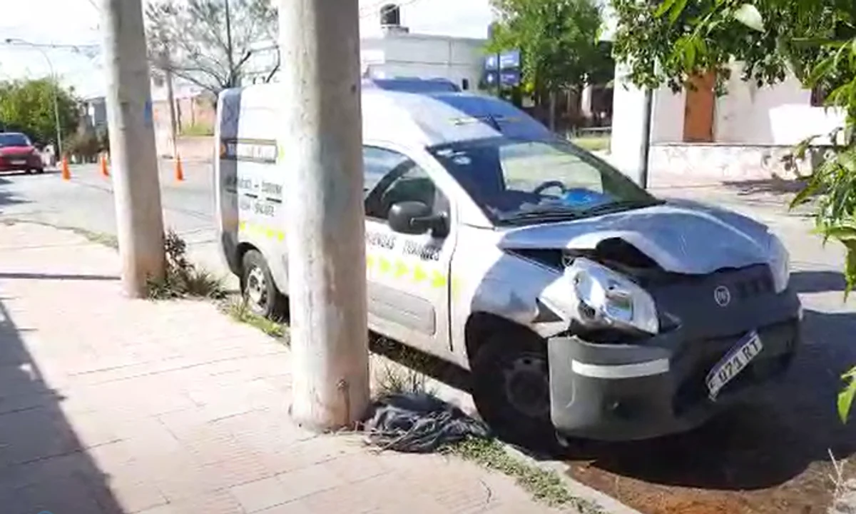 Choque y vuelco en barrio Marechal