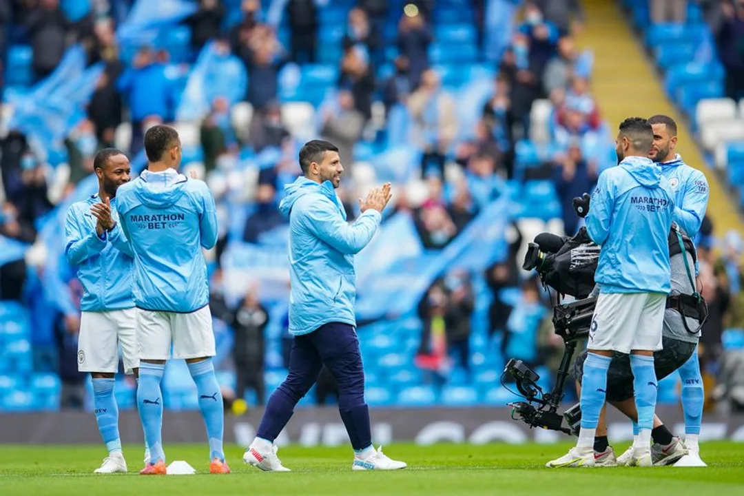 Kun Agüero: doblete, emoción y récord en su despedida