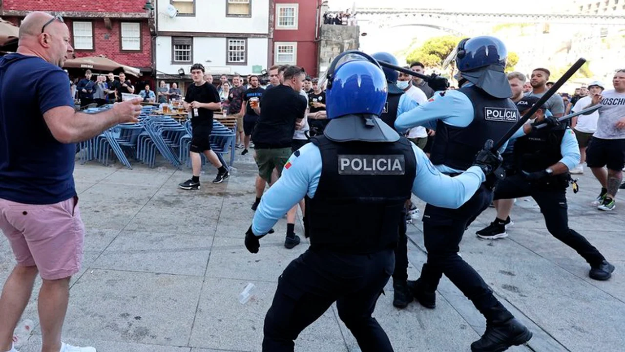 Peleas entre hooligans y con la Policía en la previa de la final de la Champions