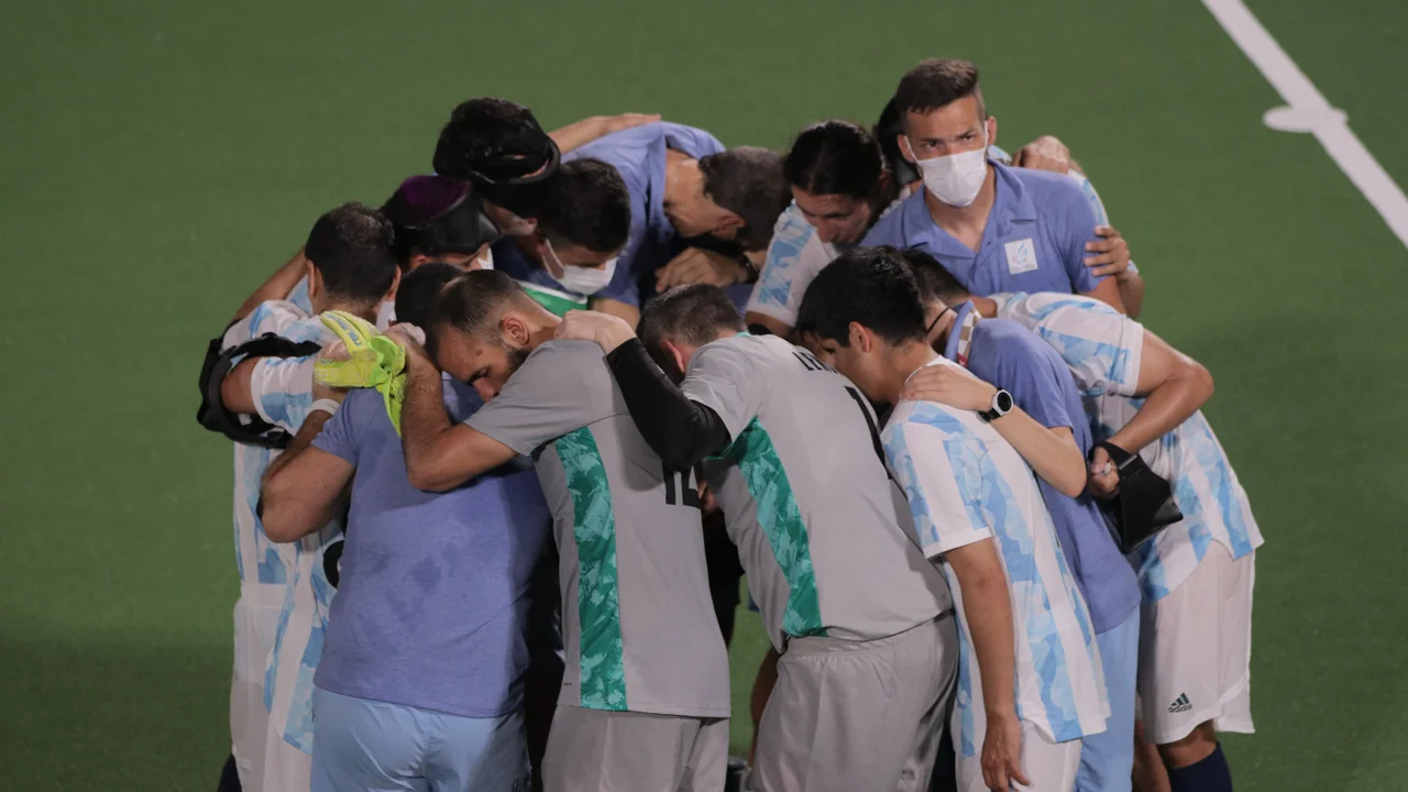 Los Murciélagos derrotaron a España y clasificaron a semifinales  