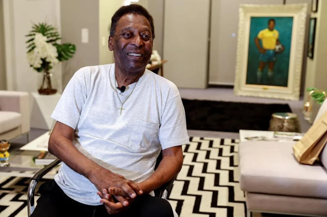 Pelé fue operado de un tumor y se encuentra en terapia intensiva