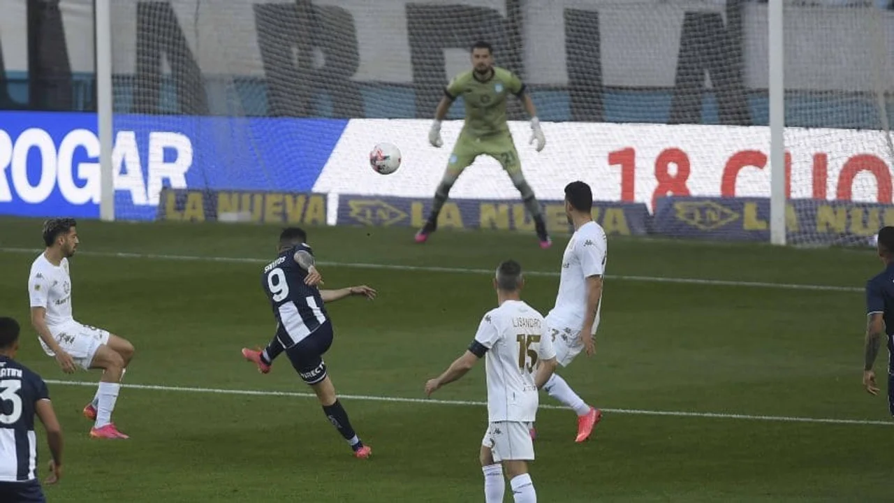Talleres el puntero cordobés, con dos golazos venció a Racing