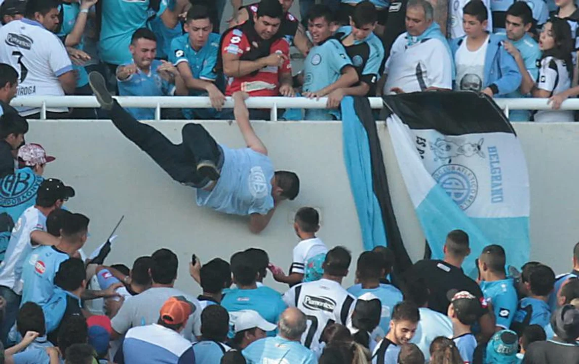La muerte de Emanuel Balbo ocurrió en el estadio Mario Alberto Kempes, el 15 de abril de 2017, durante un partido entre  Belgrano y Talleres. 