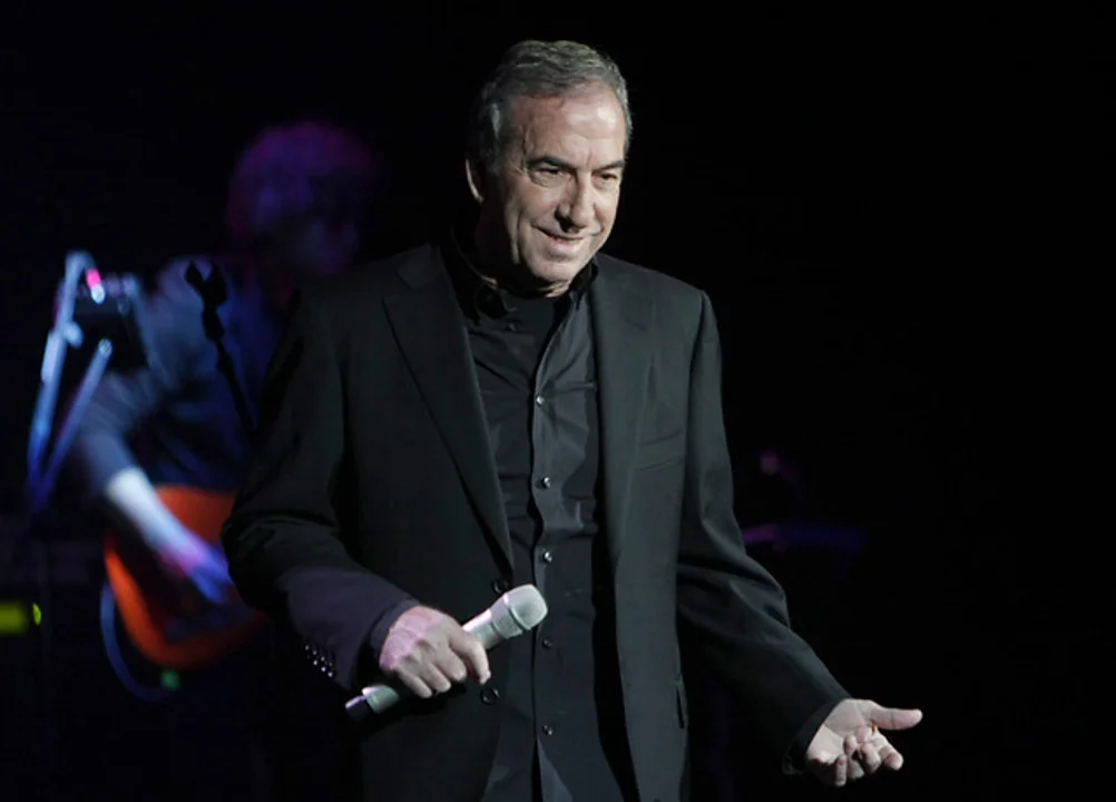José Luis Perales llega a Plaza de la Música para presentar su gira de despedida.