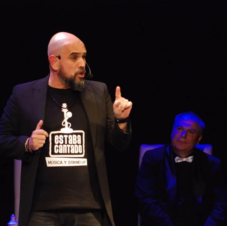 Fer Ledesma presenta "Gracias por todo!"en Zooropa Bar. Cada jueves distintos comediantes y standaperos