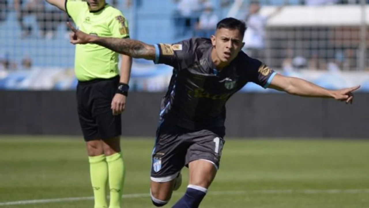 Atlético Tucumán venció 4 a 3 a Argentinos en un emotivo partido