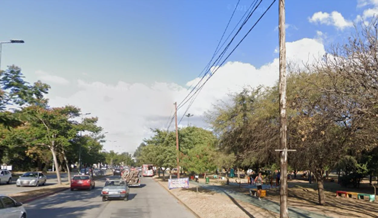 Fue asaltada mientras andaba en bicicleta en Argüello: terminó en terapia intensiva
