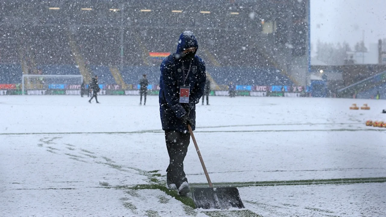 Tottenham vs Burnley suspendido por nieve: así estaba el estadio