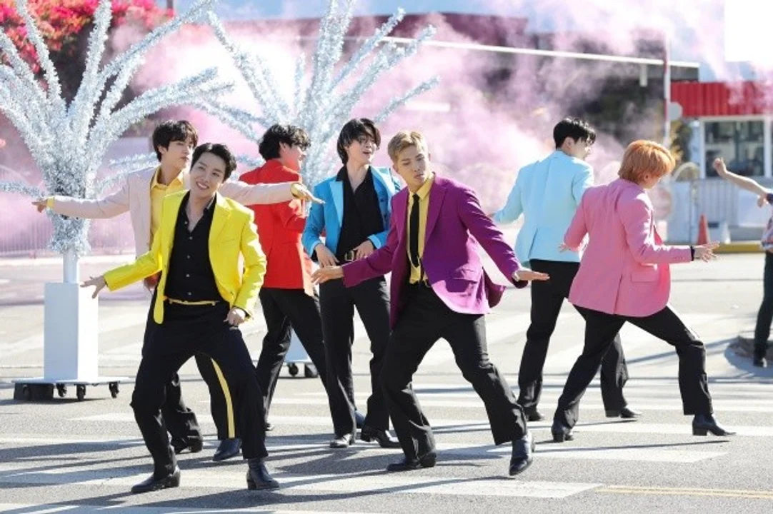 BTS en el Crosswalk de James Corden.