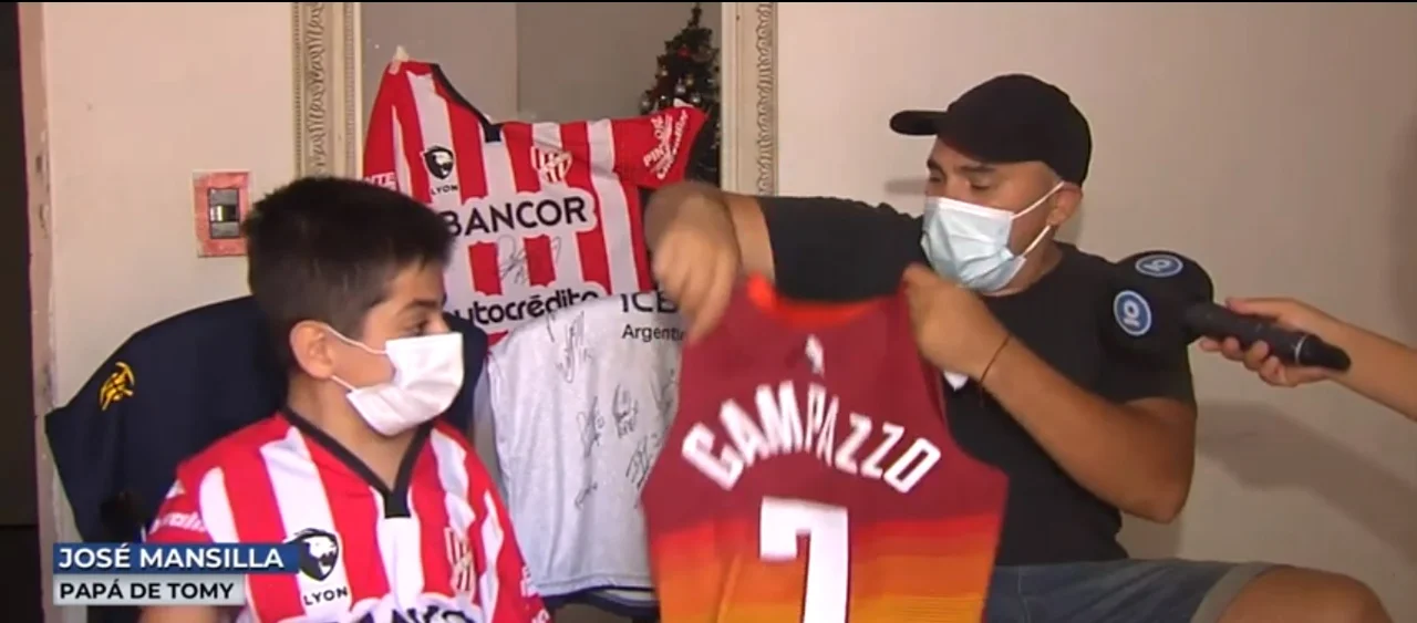 La camiseta y el pantalón de Facundo Campazzo será sorteado el 24 de diciembre.