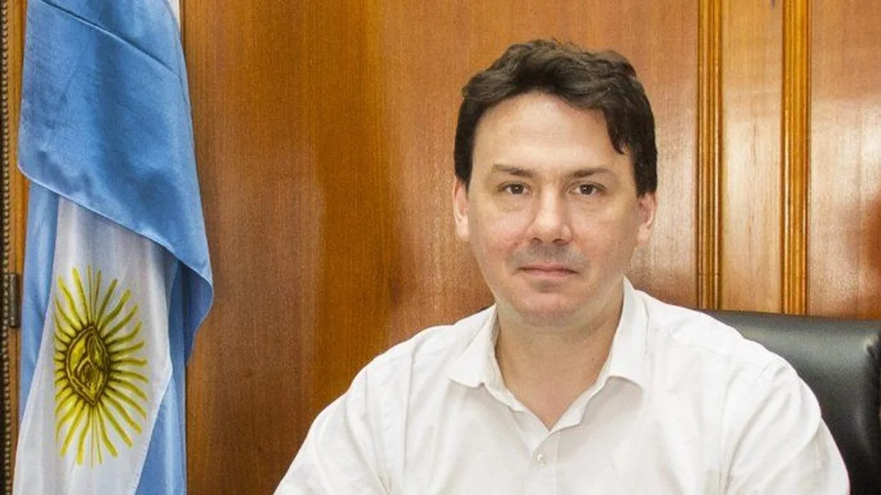 Quienes están en condiciones de afrontar el pago pleno de la tarifa tendrán una suba mayor al 20%, según informó el subsecretario de Energía, Federico Basualdo. Foto Ámbito