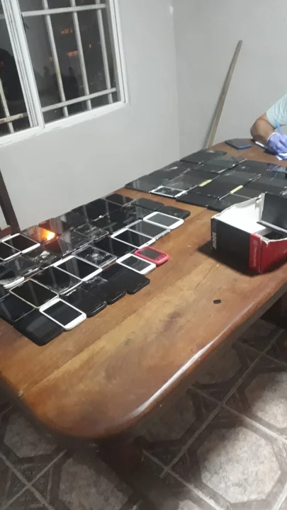 Parte del material secuestrado por la policía en la casa del gendarme en Jesús María. Foto: Policía de la Provincia de Córdoba.