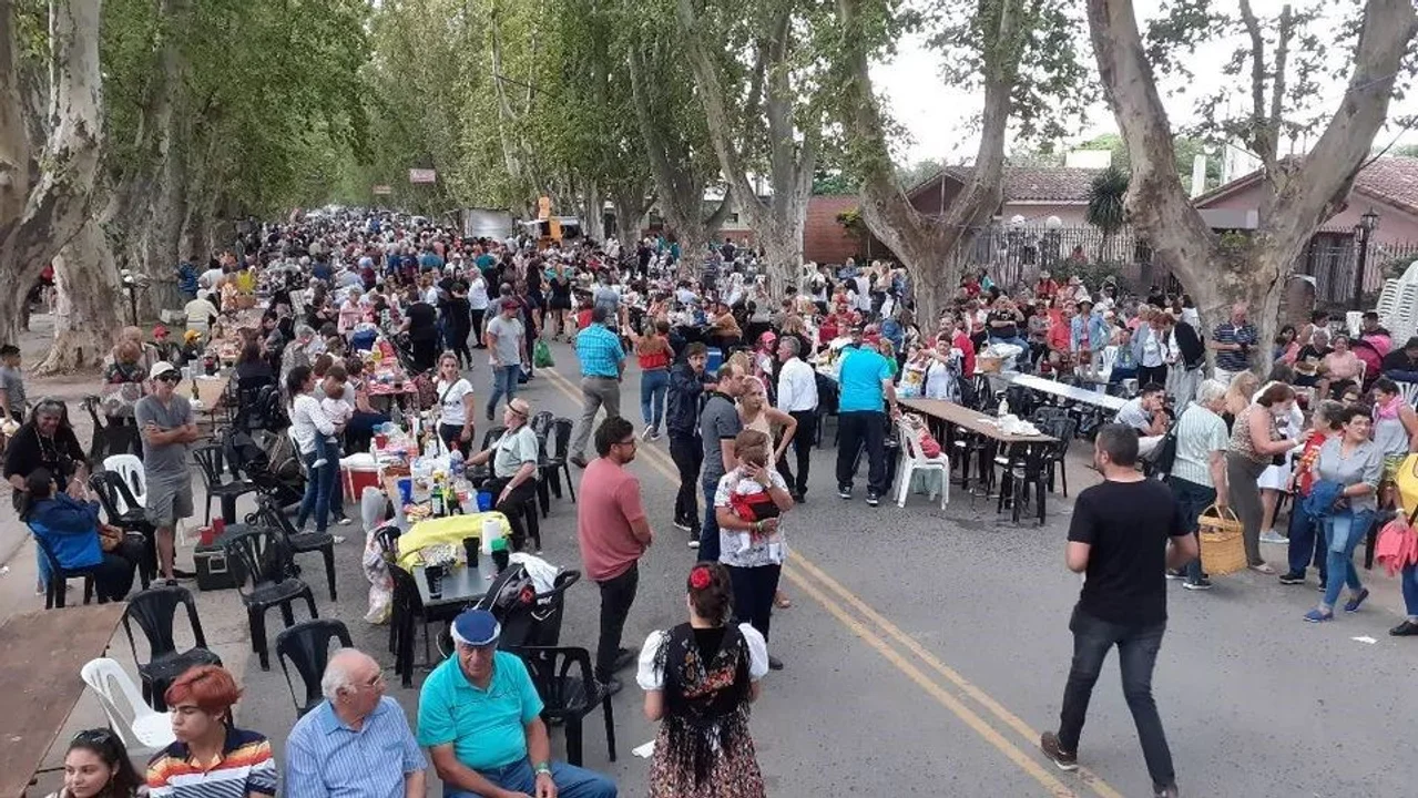 Fiesta de la Vendimia en Colonia Caroya - Foto Facebook @canaldoscoop