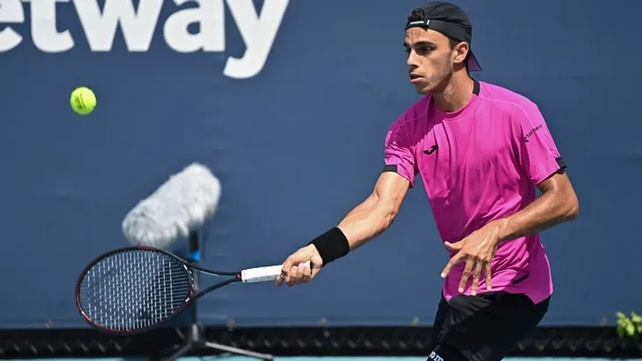 El argentino eliminó al francés Monfils del Masters 1000 tras ganarle en sets corridos. Fue por 6-2 y 6-3 y en la próxima ronda irá ante Tiafoe.