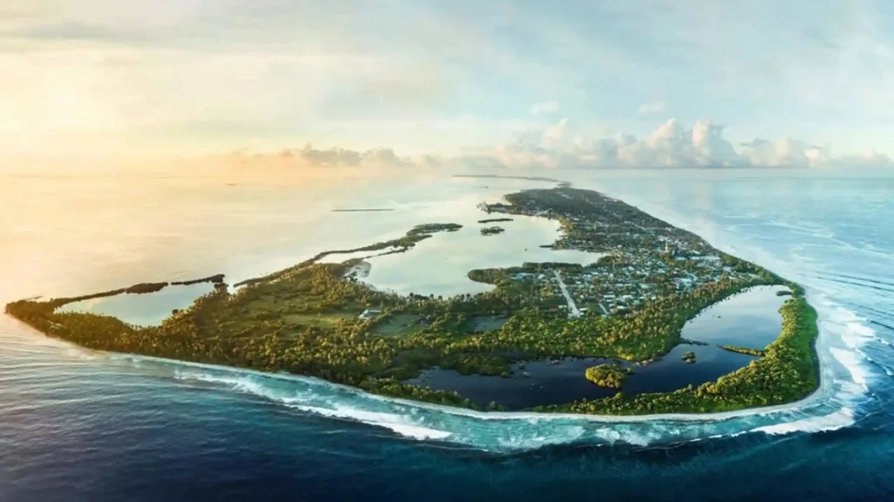 Atolón Addu. El alcalde dice que necesitan tierra y los críticos afirman que se enterrarán 21 hectáreas de corales y 120 hectáreas de praderas de pastos marinos. Imagen: The Guardian / Aishath Naj