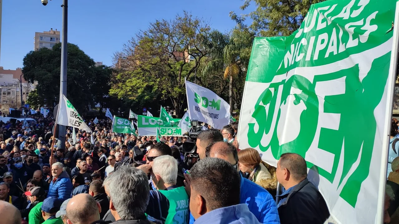 Daniele apuntó nuevamente contra Llaryora en la multitudinaria protesta del SUOEM