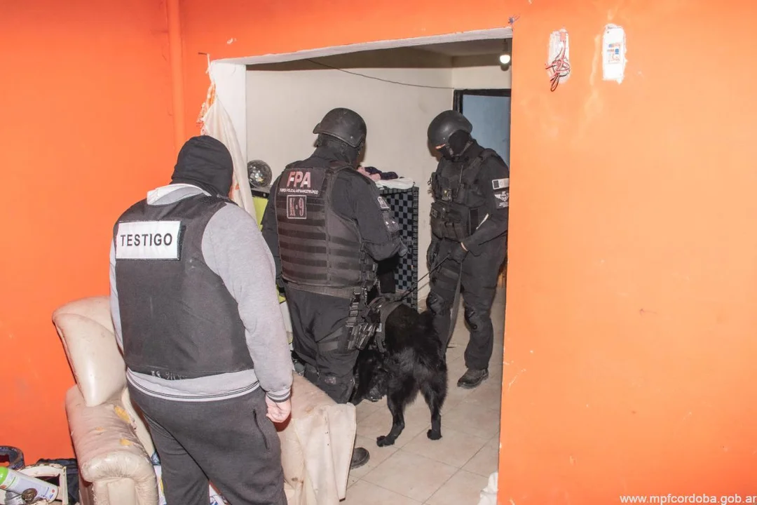 Córdoba: cae una "narco" que usaba a un adolescente para vender droga
