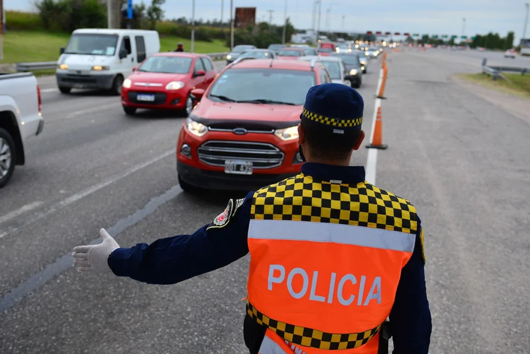 Hoteleros esperan completar las pocas plazas que todavía quedan disponibles. Importante flujo en las principales rutas de la provincia. Foto La Voz del Interior.