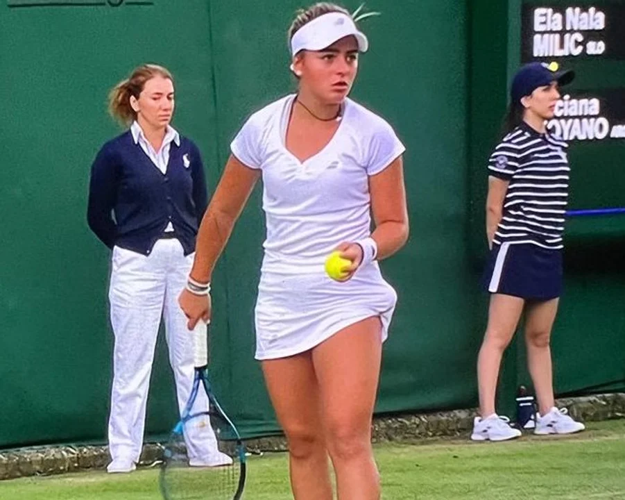 Luciana "Luli" Moyano debutó en el Césped de Wimbledon