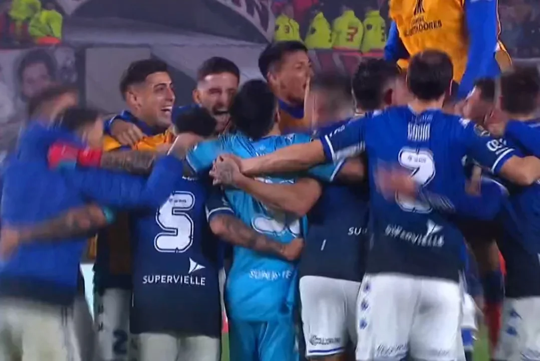 El equipo de Liniers enfrentará a Talleres en cuartos de final.