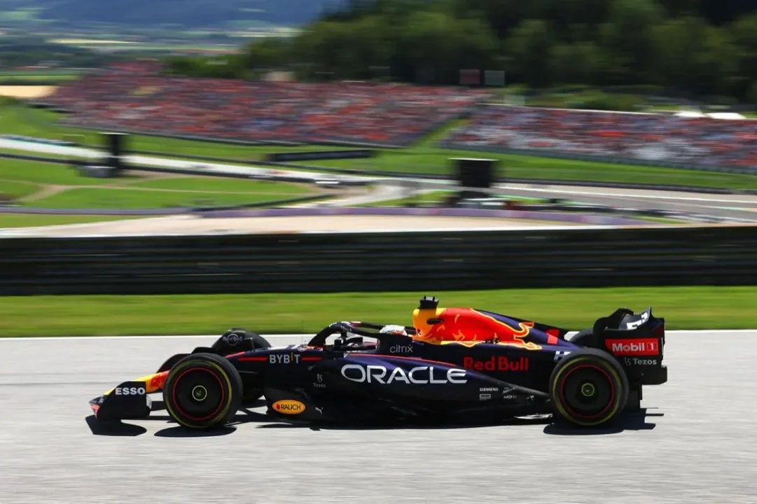 Max lider en la primera sesión de entrenamientos libres del GP de Austria