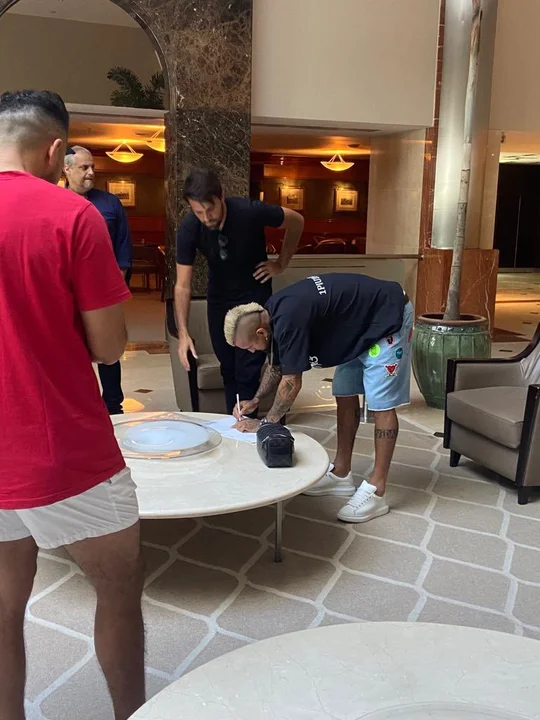 Difundieron la cifra que cobrará mensualmente Arturo Vidal en el Flamengo